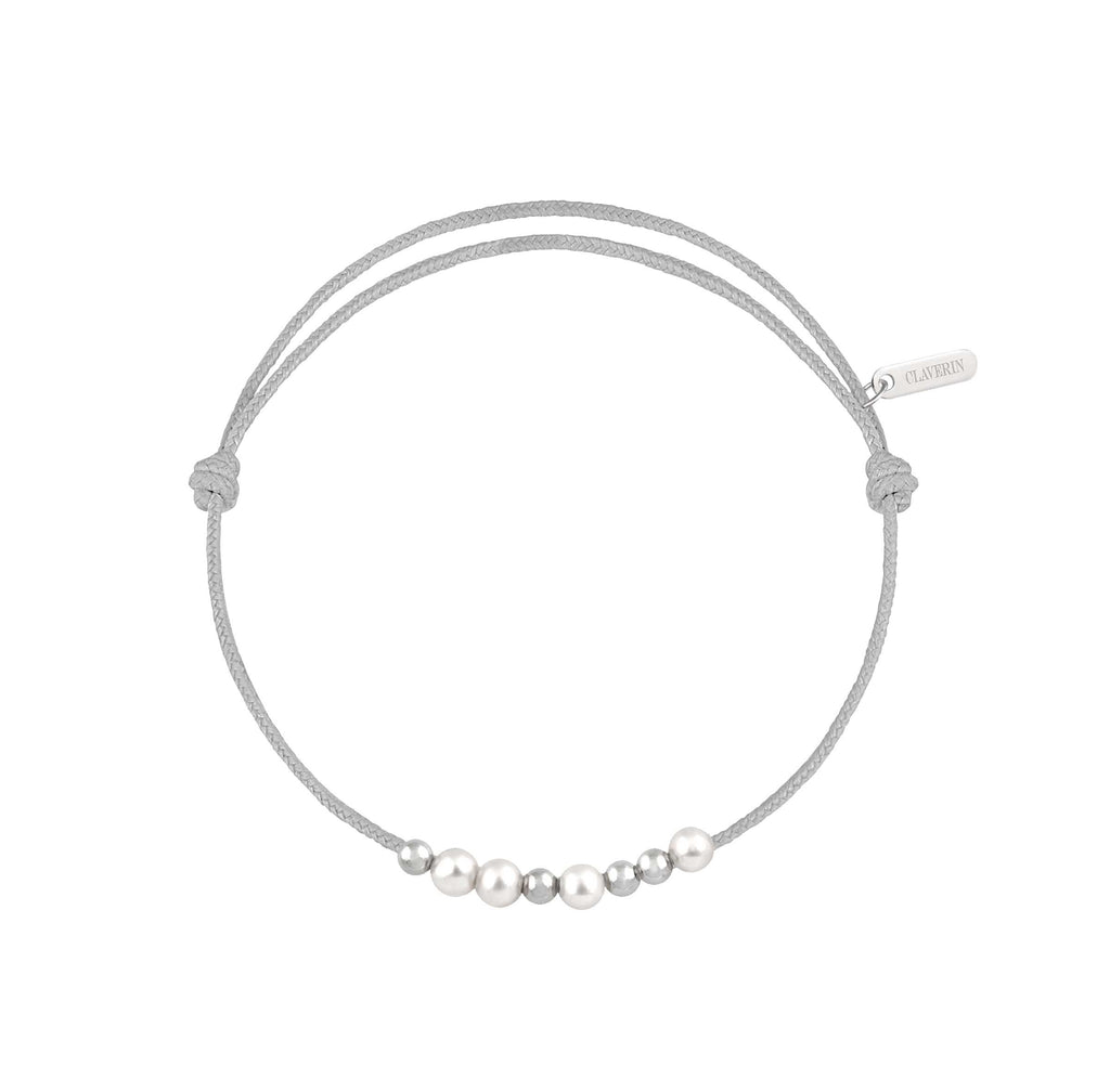 8 little treasures perles blanches cordon gris perle