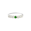Bague Claverin Fresh princess en or blanc 18 carats avec une émeraude centrale et six perles de culture blanches