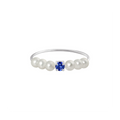 Bague Claverin Fresh princess en or blanc 18 carats avec un saphir central et six perles de culture blanches