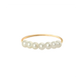 Bague Claverin Fresh Princess en or jaune 18 carats ornée de sept perles de culture blanches alignées