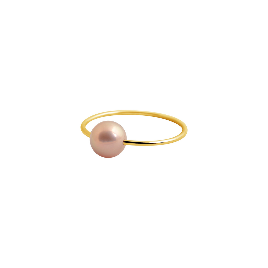 Bague Claverin Simply Pearly avec perle rose de 6 mm sur un anneau fin en or jaune 18 carats