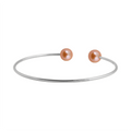 Bracelet jonc souple Claverin en or blanc 18 carats orné de deux perles roses de 7-8 mm